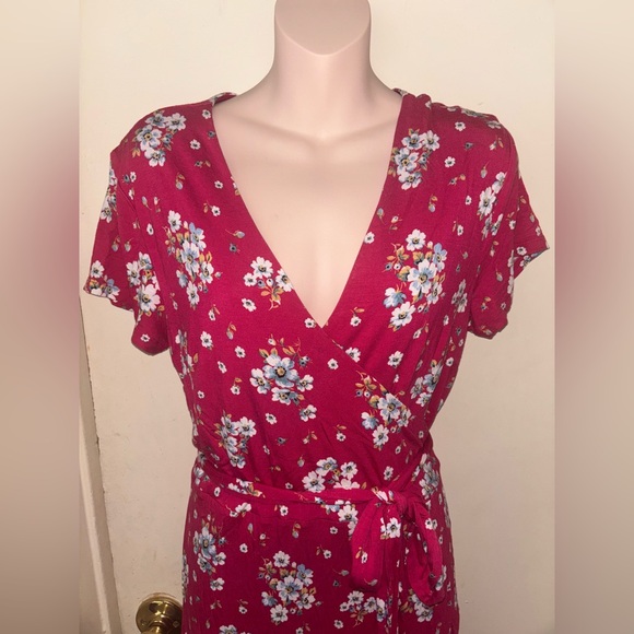 LOFT. Red Floral Midi Dress. Size M - Picture 3 of 8